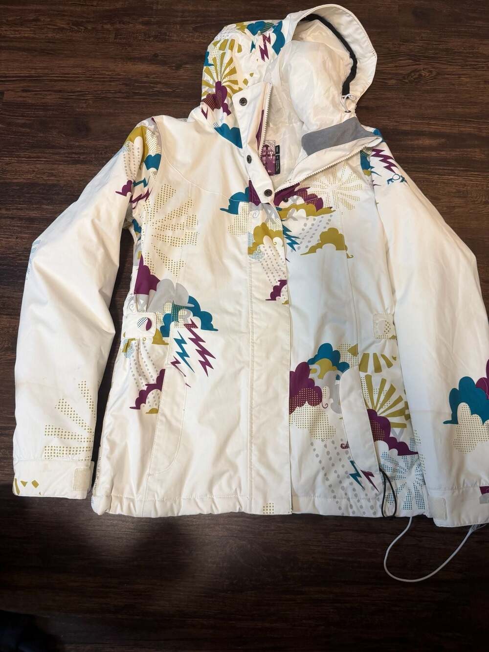 Vintage Roxy Women's Jacket XS White Red Clouds Pattern 10,000mm Ripzone